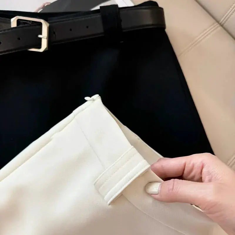 Beige A-line office skirt with black belt, Simples Market