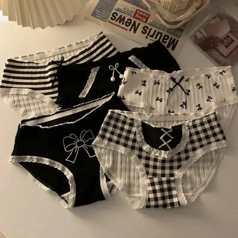 Five-pack cotton seamless panties set for women in black, white striped and check patterns with lace trim