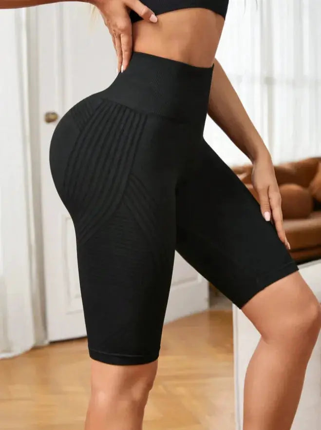 High waisted knitted seamless yoga shorts for women in black with ribbed panels