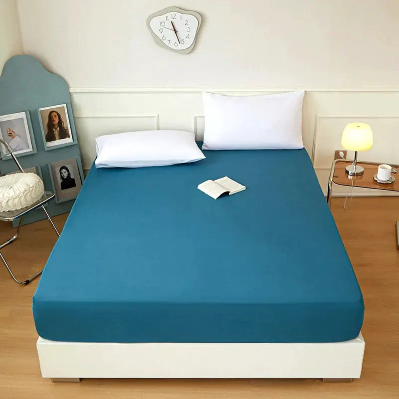 Fitted blue polyester bed sheet with elastic edge for bedroom