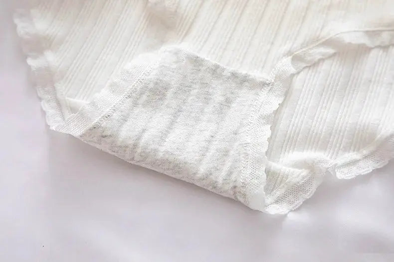 Panties Simples Market 5Pcs set, white cotton lace mid-waist floral underwear.