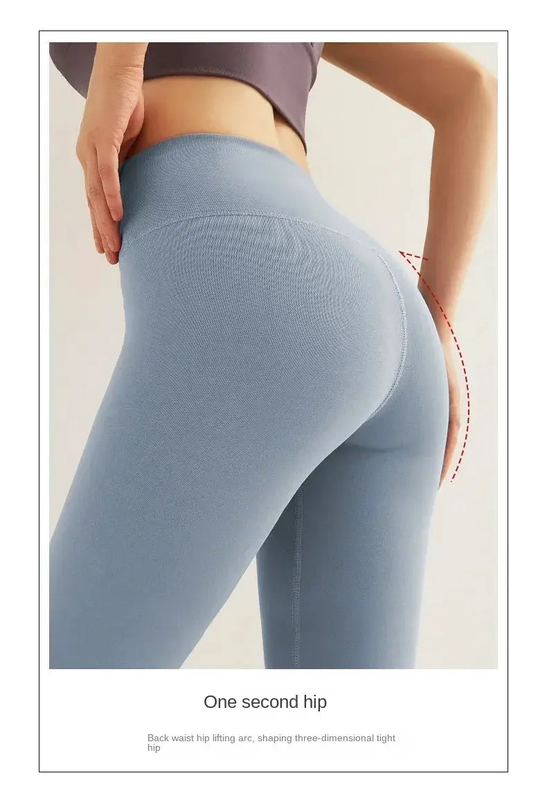 Women's yoga leggings by Simples Market in light blue; high-waist, hip-lifting fit.