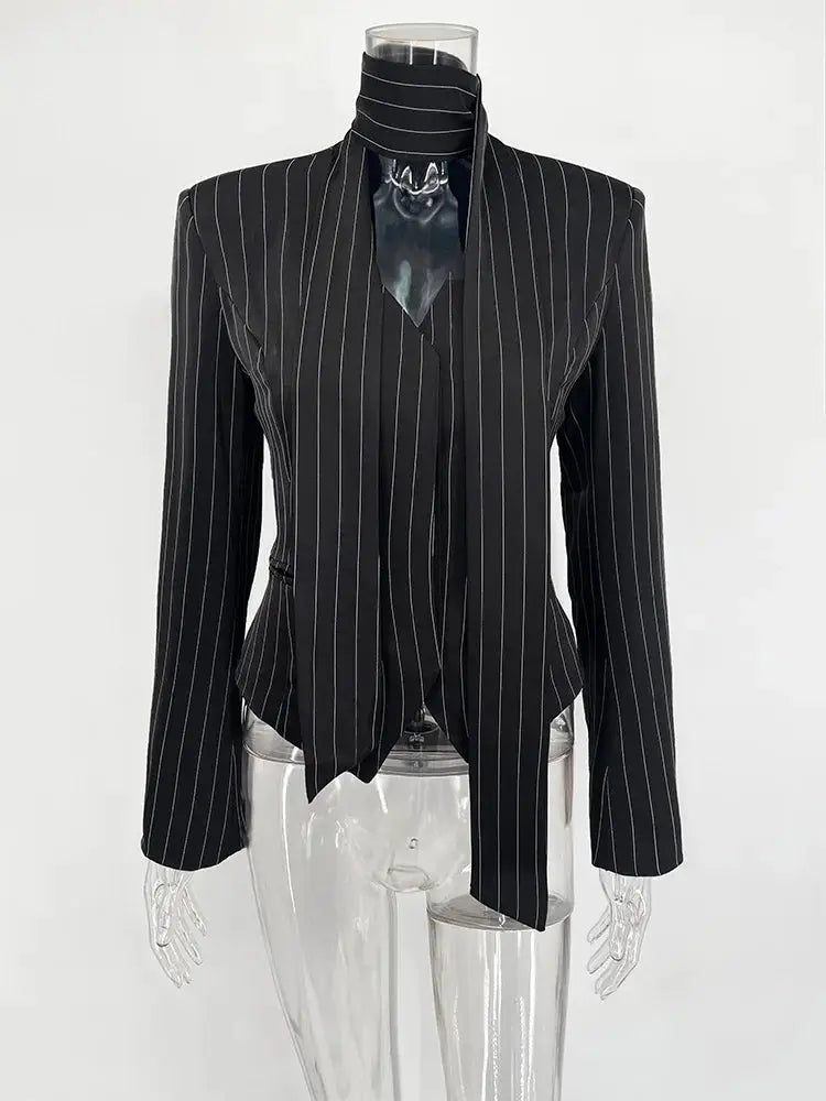 Simples Market Trendix Elegant pinstripe blazer for women, black with narrow white stripes, tailored jacket