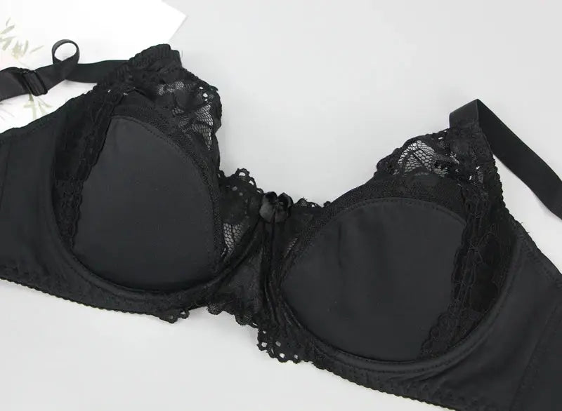 Bra, black lace underwire with adjustable straps, Simples Market lingerie