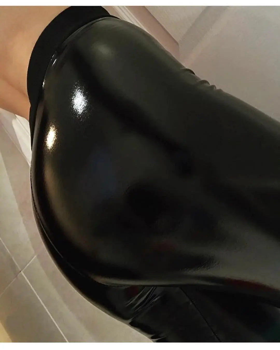 New Bright PU pants for women, black glossy faux leather leggings.