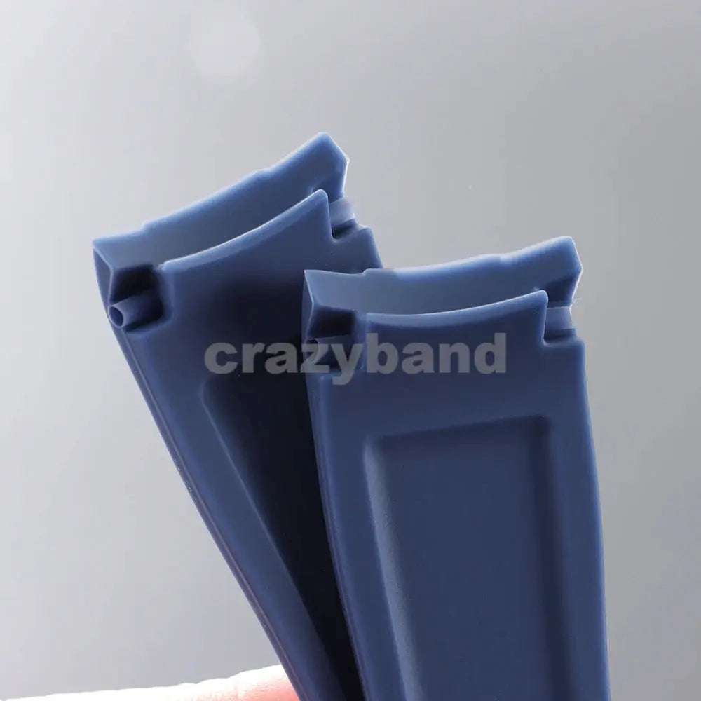 Crazyband blue silicone curved-end watch strap, 20/22mm universal fit for Rolex/DW/Casio/Seiko
