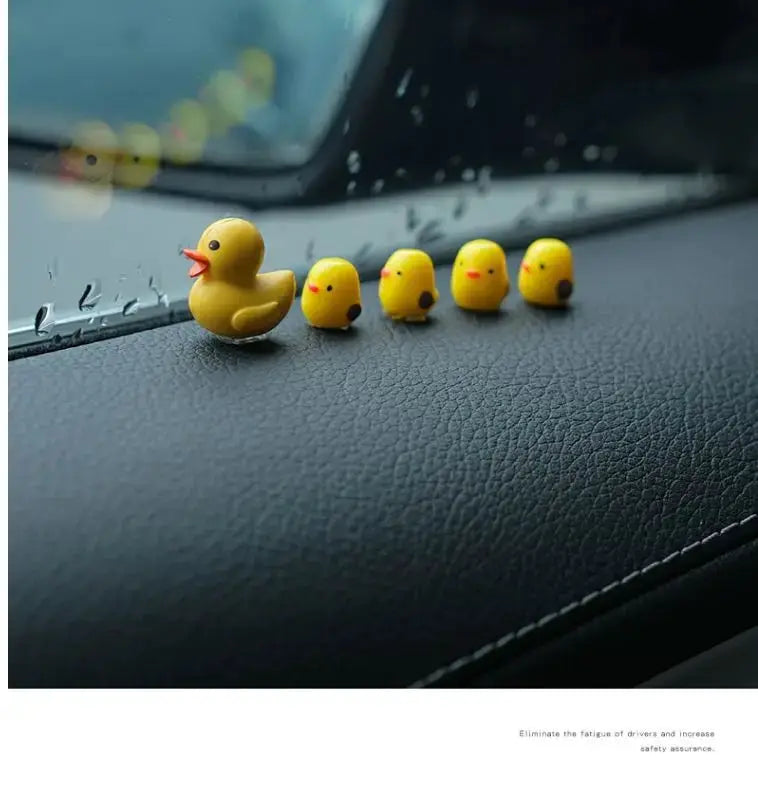 5-piece yellow duck car dashboard ornaments by Simples Market