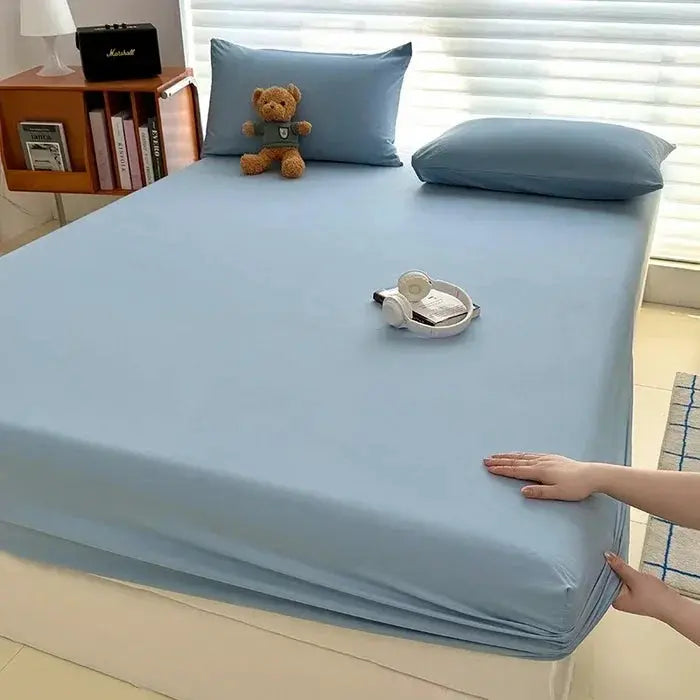 Washed fitted sheet with elastic bands, light blue non-slip mattress cover for queen/king beds