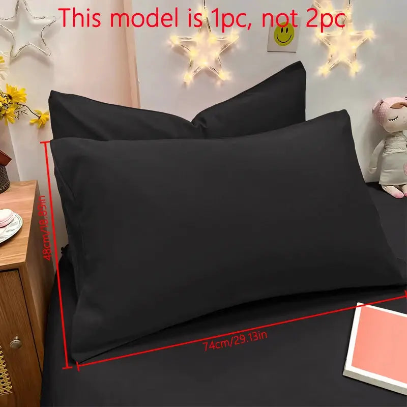 Simples Market matte black pillowcase, soft solid-color bedding, 1pc