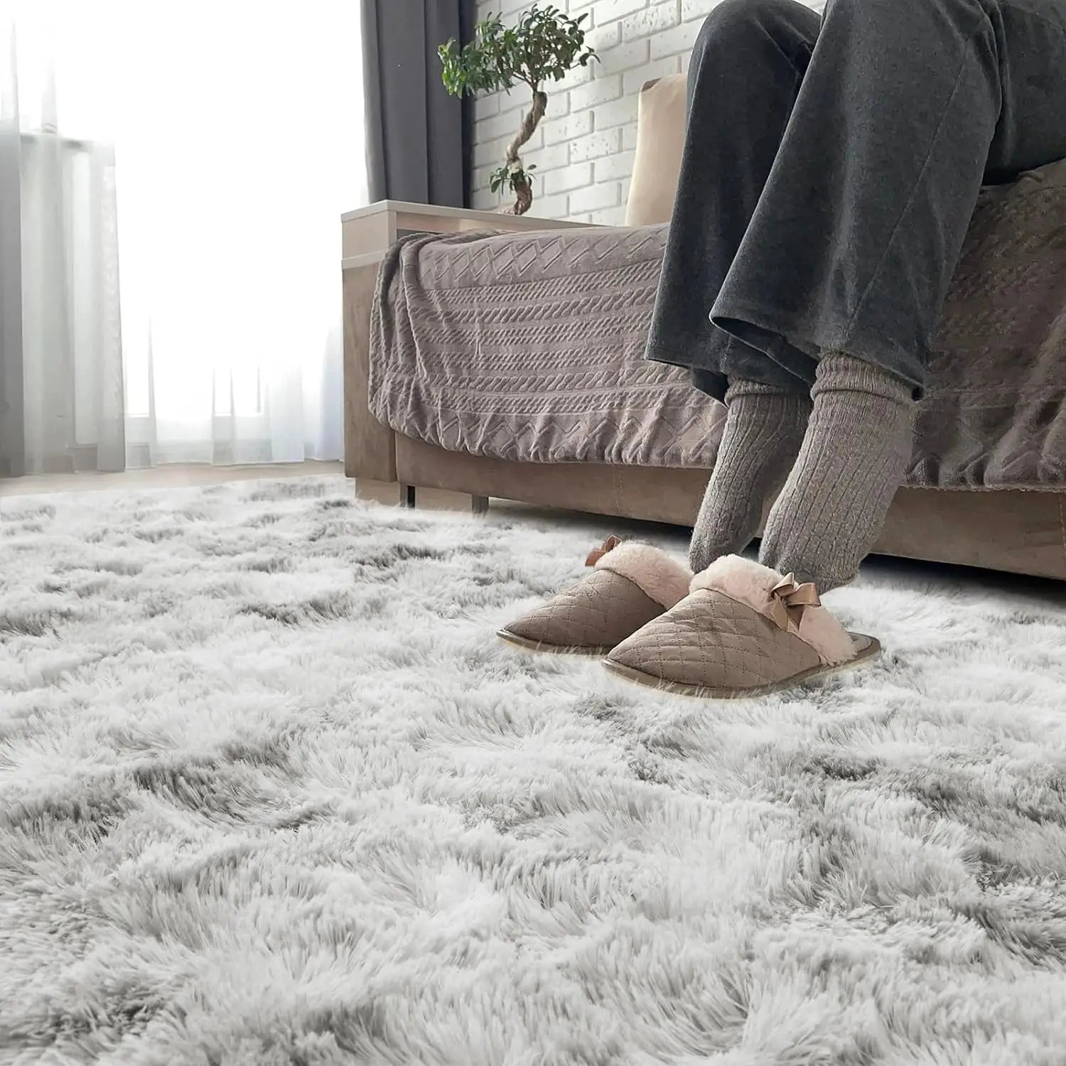 Tie-dyed dark gray shag rug by Simples Market for living room and bedroom, non-slip washable floor mat