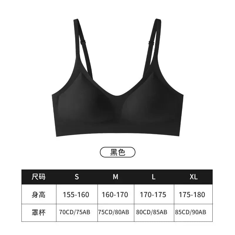 Seamless wireless bra in black by Simples Market with soft support and breathable cups