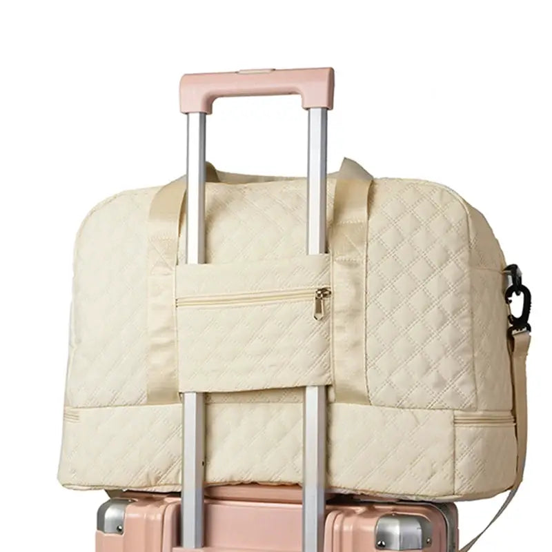Duffle bag and pink suitcase, 2-piece travel set; beige quilted, lightweight and spacious for daily travel