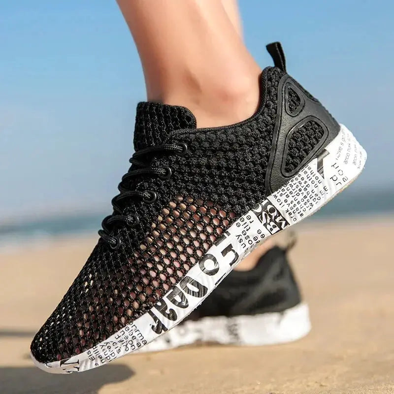 Simples Market men's water shoes, black air-mesh sneakers with white newspaper-print foam sole