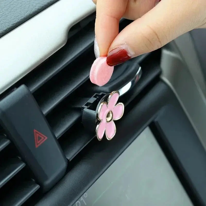 Car Outlet Vent Clip Perfume Diffuser Aromatherapy Freshener With Cute Flower Design
