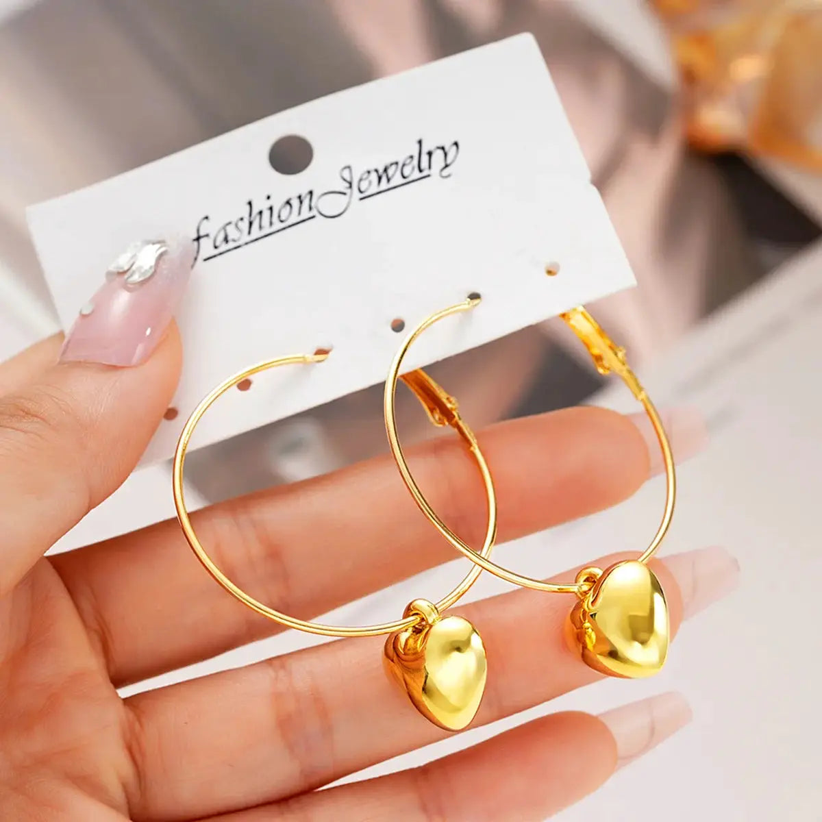 2024 New Heart Pendant Drop Earrings For Women Oversized Gold Circle Hoop Earrings Korean Inspired Jewelry Gift