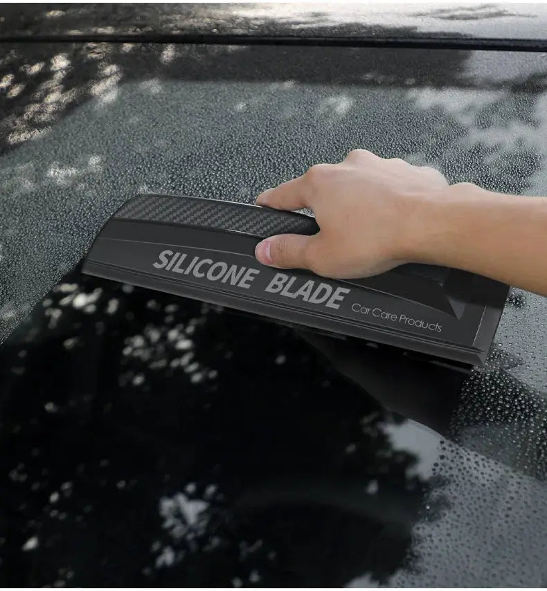 Silicone blade car window squeegee by Simples Market, non-scratch hand tool for car wraps