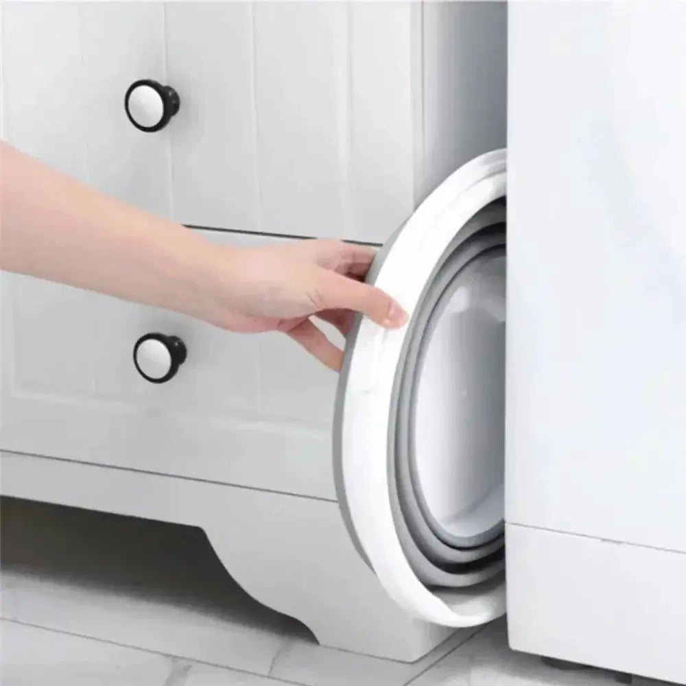 Foldable 3L bucket by Simples Market, white plastic for car wash and outdoor camping.