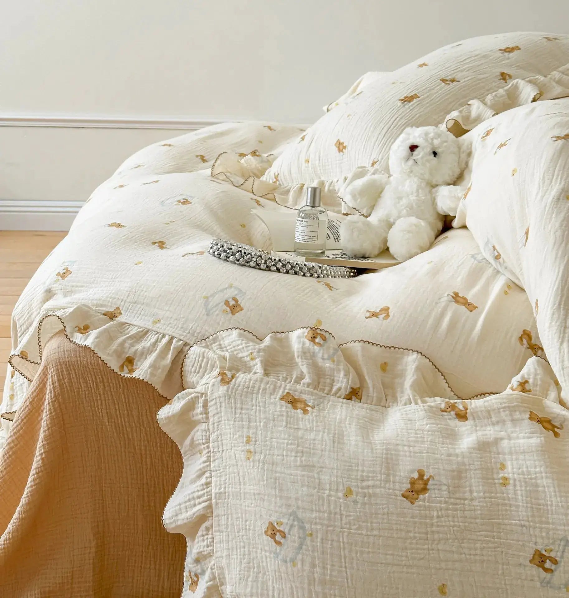 Princess Ruffle Edge gauze bedding set, 3pc, 100% cotton, white with small brown teddy bear prints