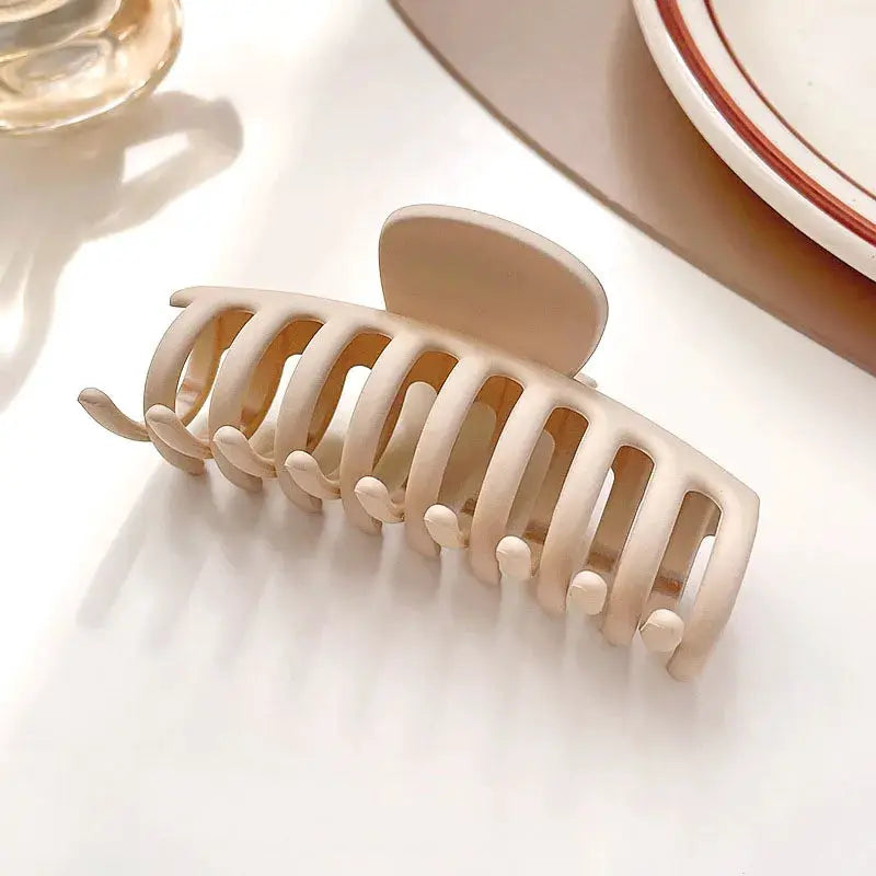 LuxeLocks Solid Vintage Matte Geometric Hair Claws For Thick Hair Strong Hold Clips