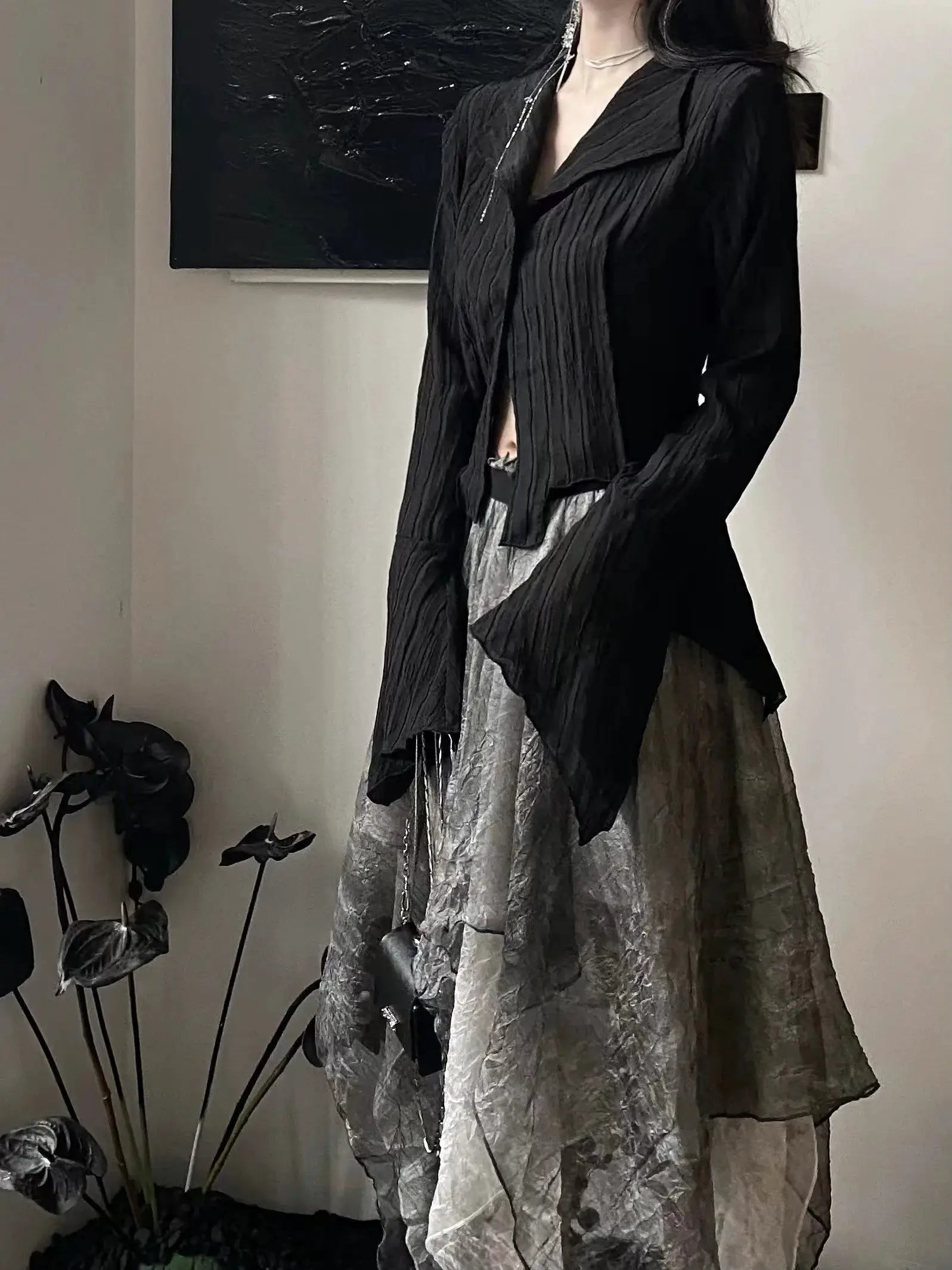 Simples Market Karrram Gothic black shirt blouse with crinkled texture and irregular hem