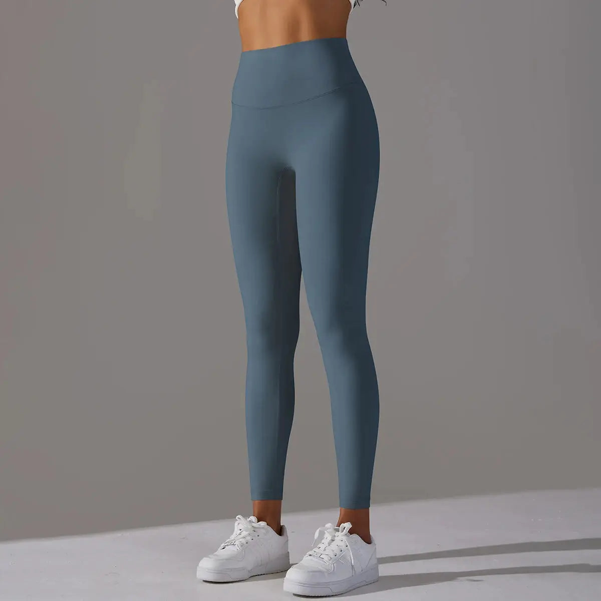 High-waist naked-feeling leggings for women in blue-teal by Simples Market, gym/fitness yoga pants