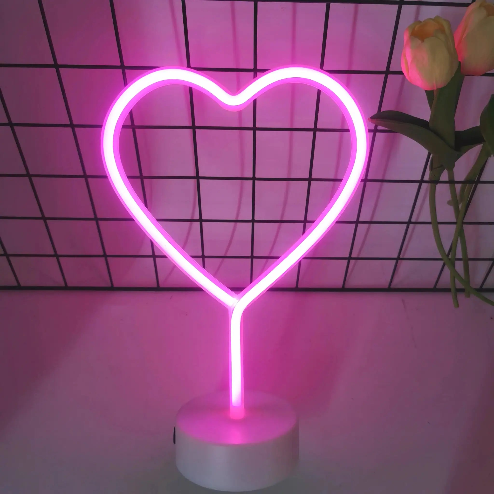 Heart-shaped pink neon light on a white base, USB or battery powered, ideal gift for bedroom or living room