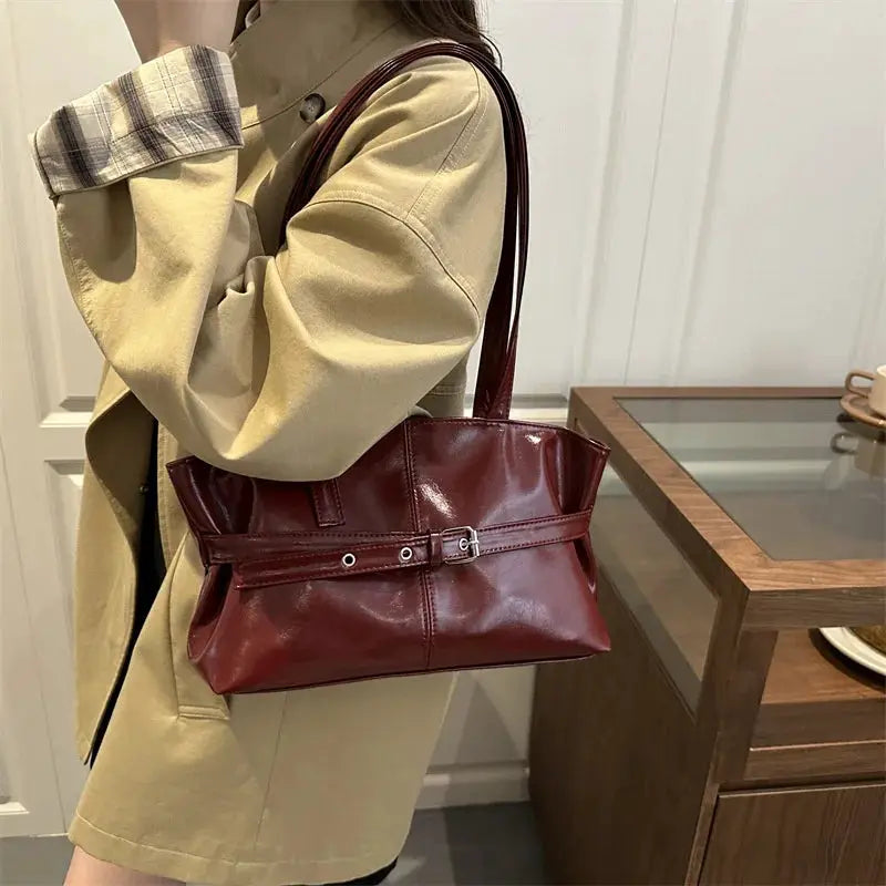 Burgundy belt-buckle handbag in soft leather with shoulder strap, Korean-style women's bag