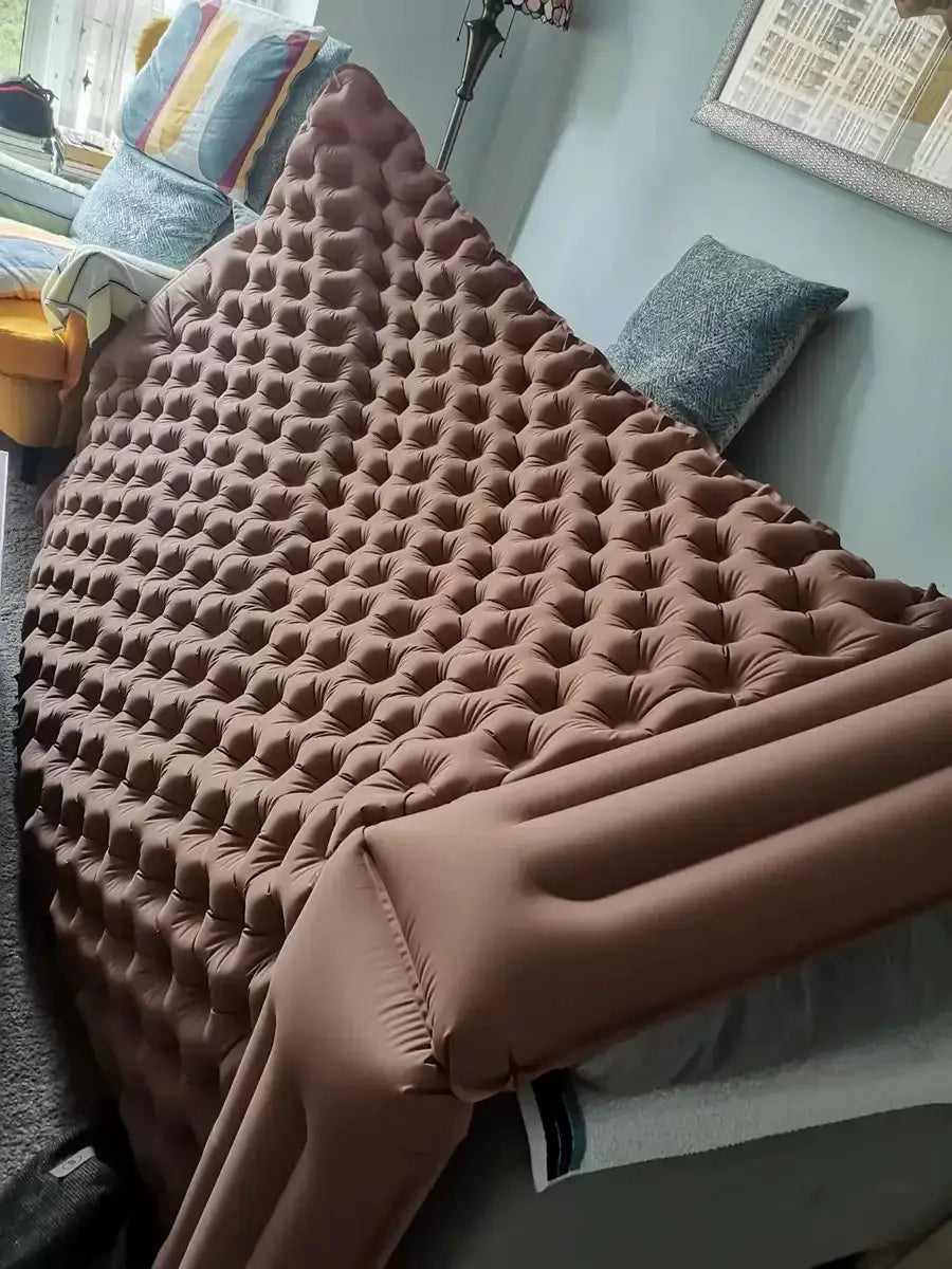Double air mattress by Simples Market, brown tufted surface with built-in pump