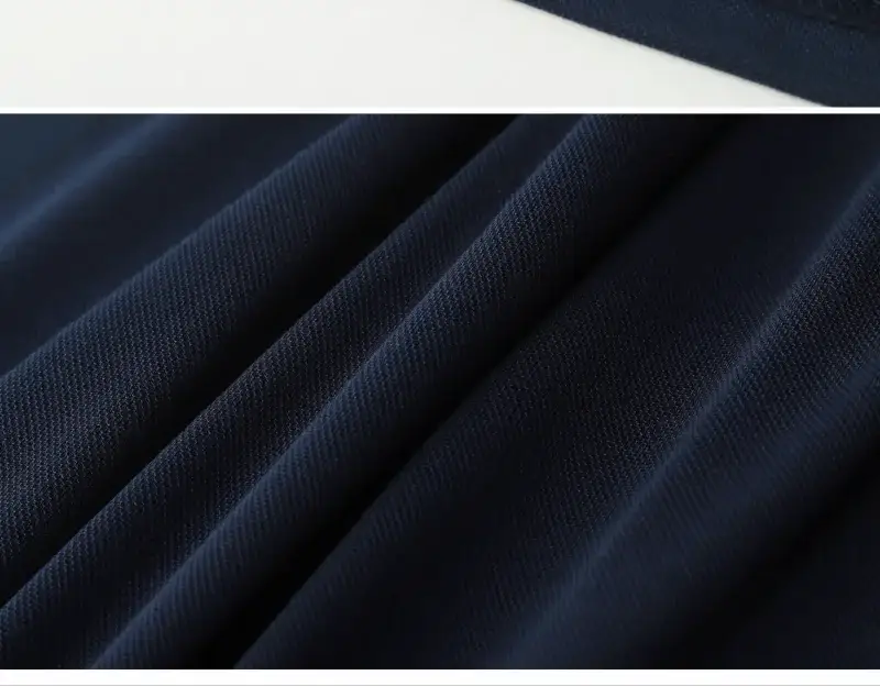 Polo shirt short-sleeve by Simples Market in navy knit fabric close-up