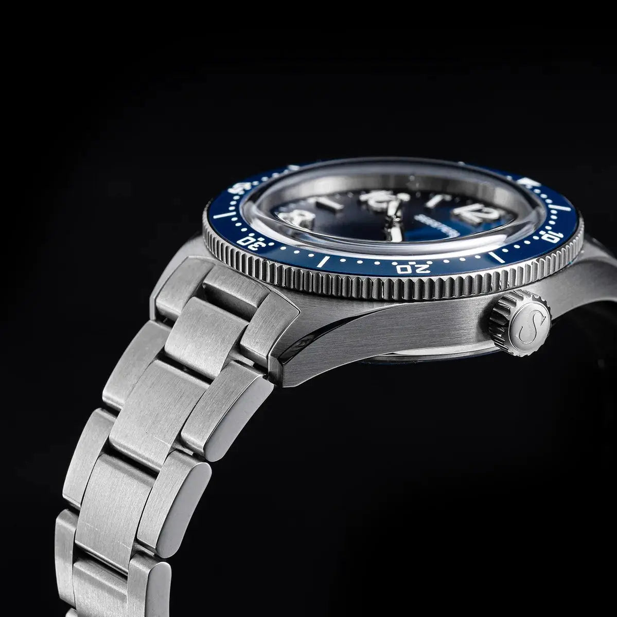 Seestern Diver watch with blue bezel, stainless steel bracelet, automatic NH35A movement, 200m WR.
