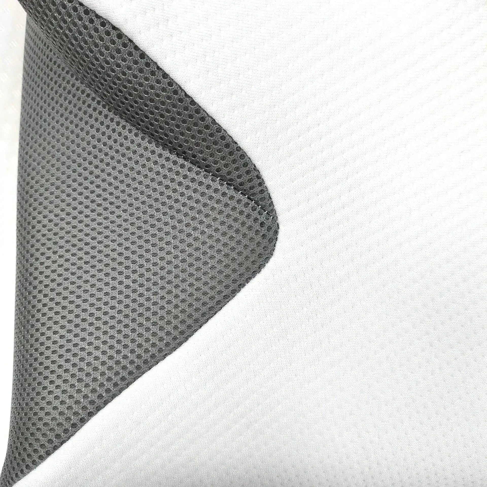 Cervical butterfly-shaped pillowcase by Simples Market; breathable grey mesh fabric