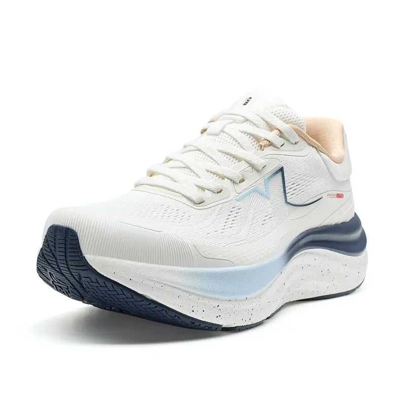 Xtep Qingyun Lite men's running shoe, white knit upper with peach heel and blue-tinted midsole