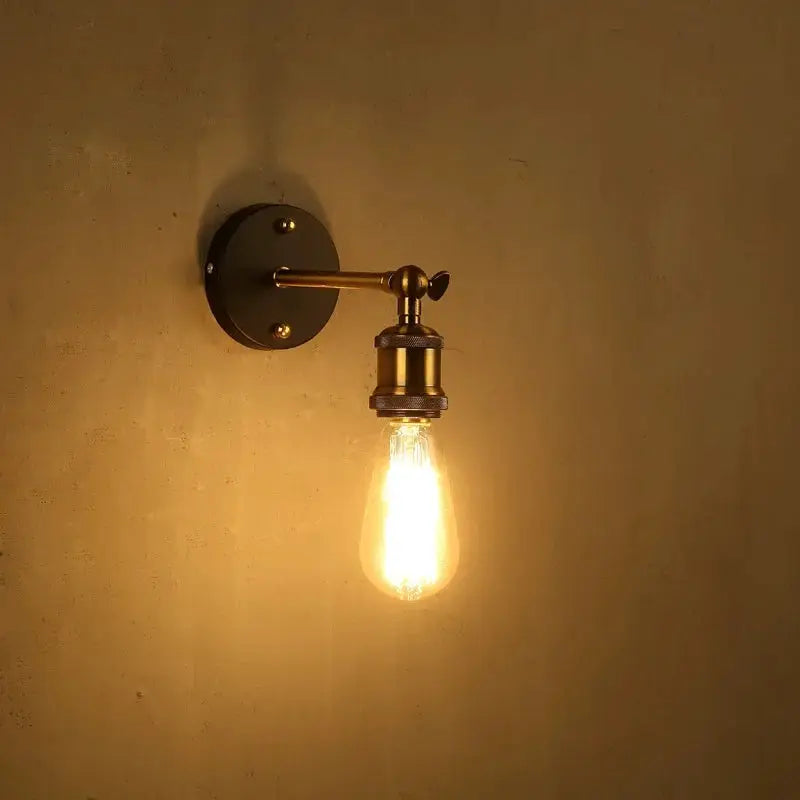 American single head wall lamp in antique brass with exposed Edison bulb, industrial E27 mount — Simples Market