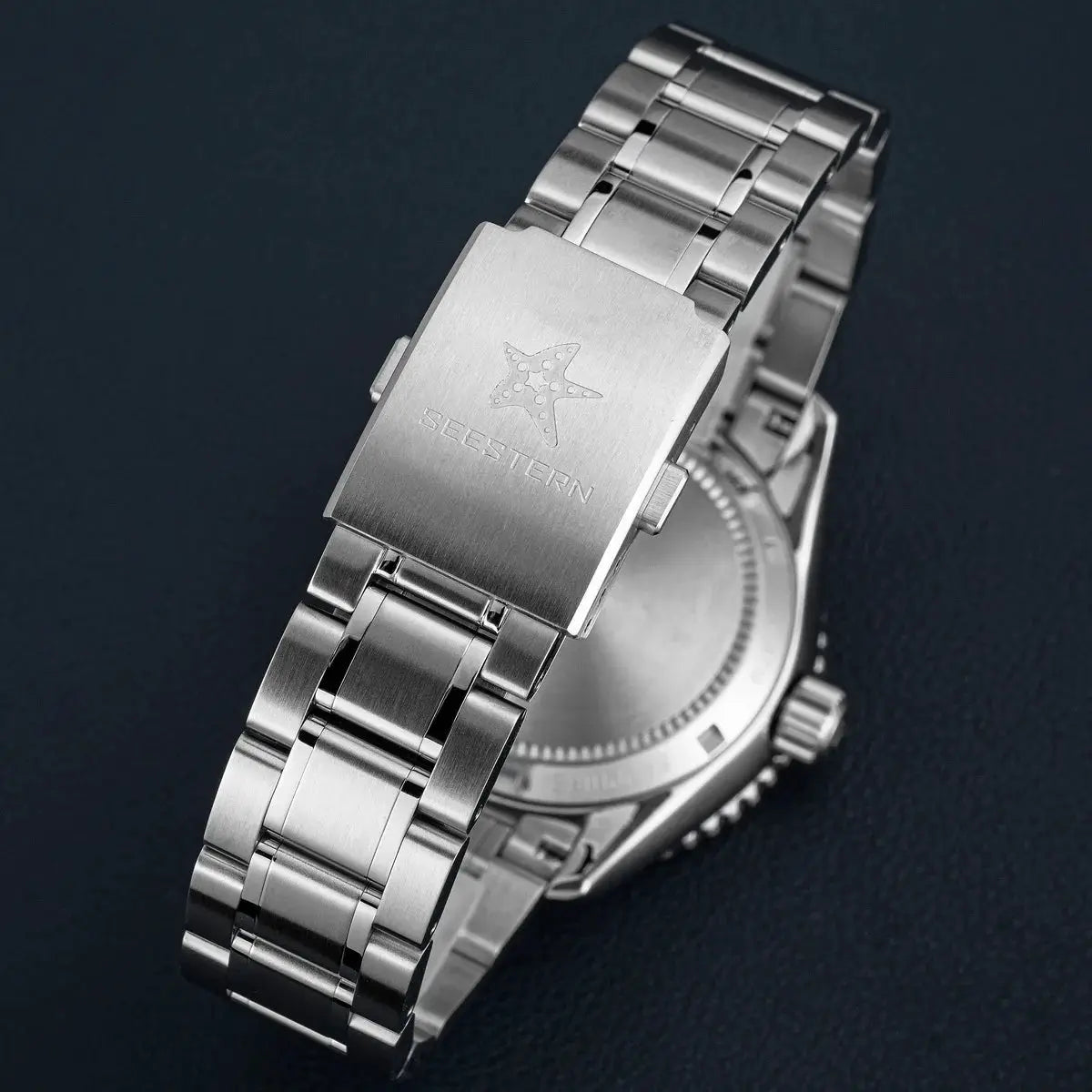 SEESTERN stainless steel men's wristwatch with brushed bracelet and branded clasp logo