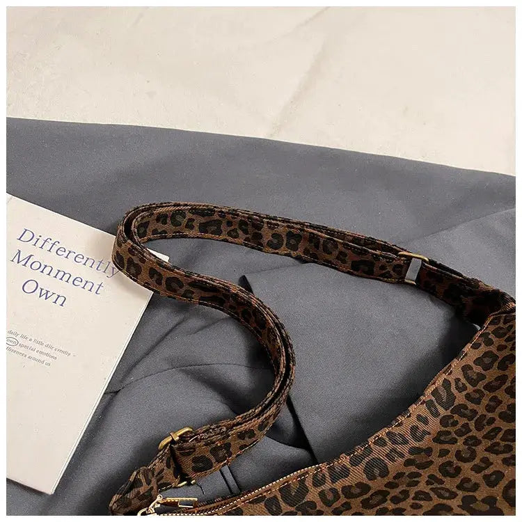 Leopard print women's shoulder bag, large-capacity textile crossbody by Simples Market