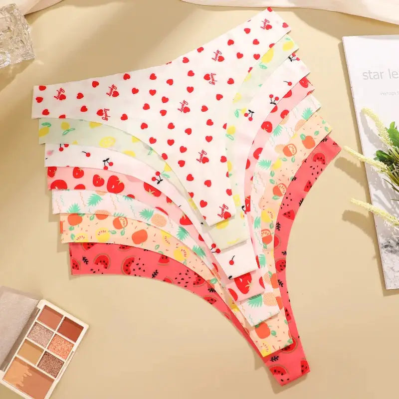 3-pack women's seamless thong set by Simples Market, sizes S-XL, with heart and fruit prints in assorted colors