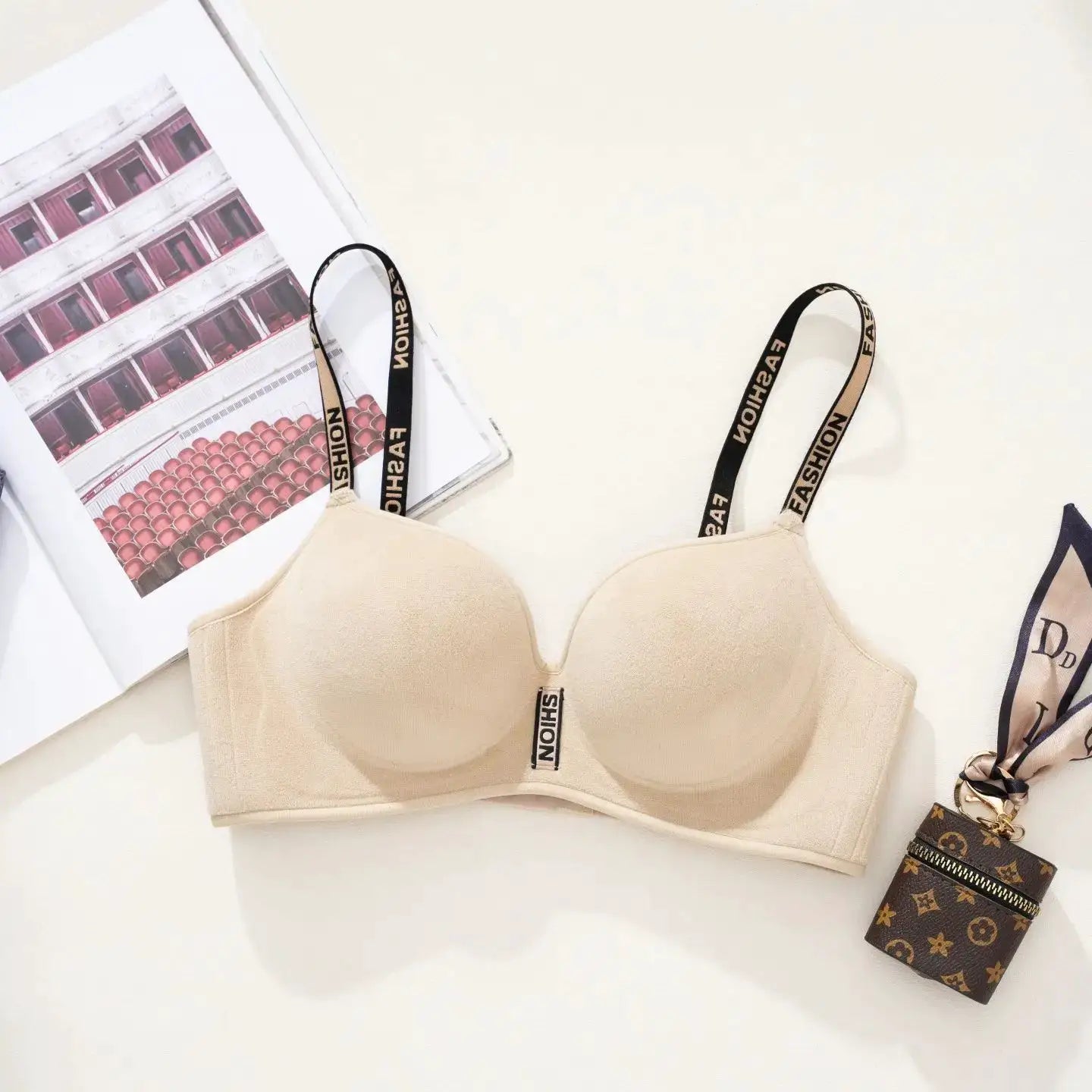Beige wireless push-up bra with seamless cups from Simples Market.