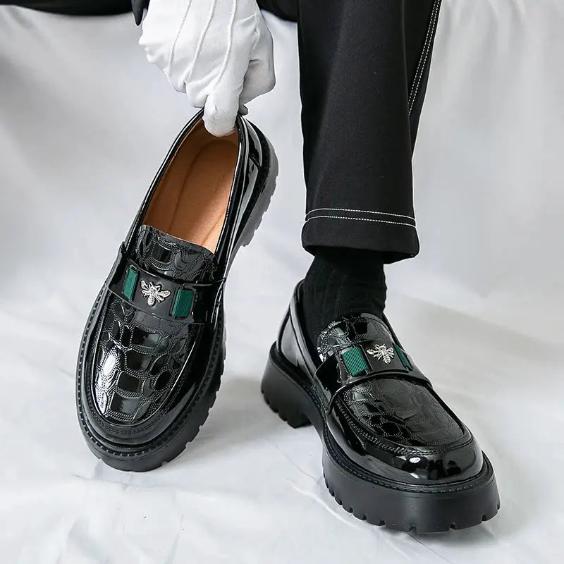 Men's black patent leather loafers with thick sole, slip-on bee-design