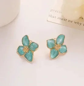 Hypoallergenic Stylish Vintage Flower Stud Earrings Gold Plated Stainless Steel For Women Party Jewelry
