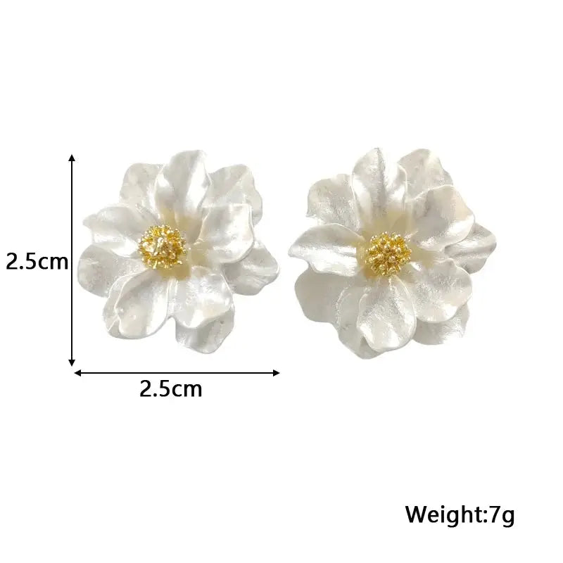 White Acrylic Flower Stud Earrings Folded Floral Design Korean Fashion Sweet Petal Irregular Female Jewelry 2025 New