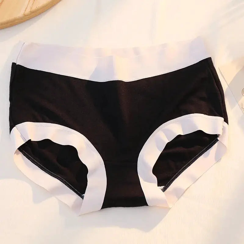 Women's seamless black and white modal panties by Simples Market