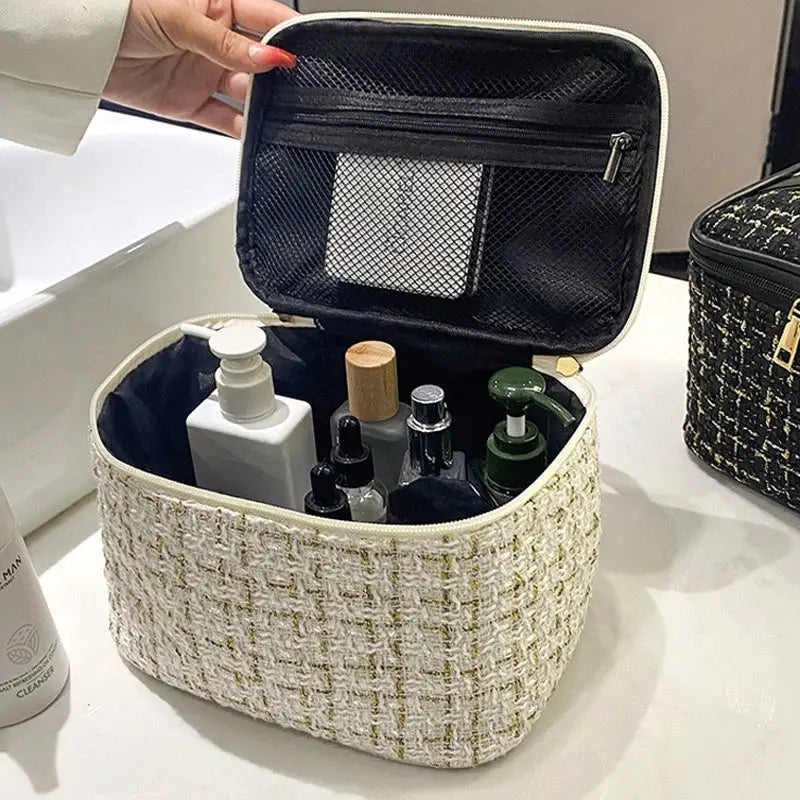 BX100 Knitted Style Makeup Bag Portable Fashionable Large Storage For Travel And Daily Use