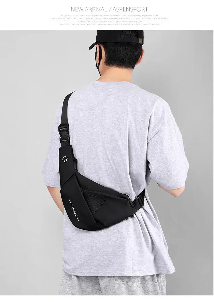 Simples Market black sling chest bag; compact crossbody travel bag for men with adjustable strap.