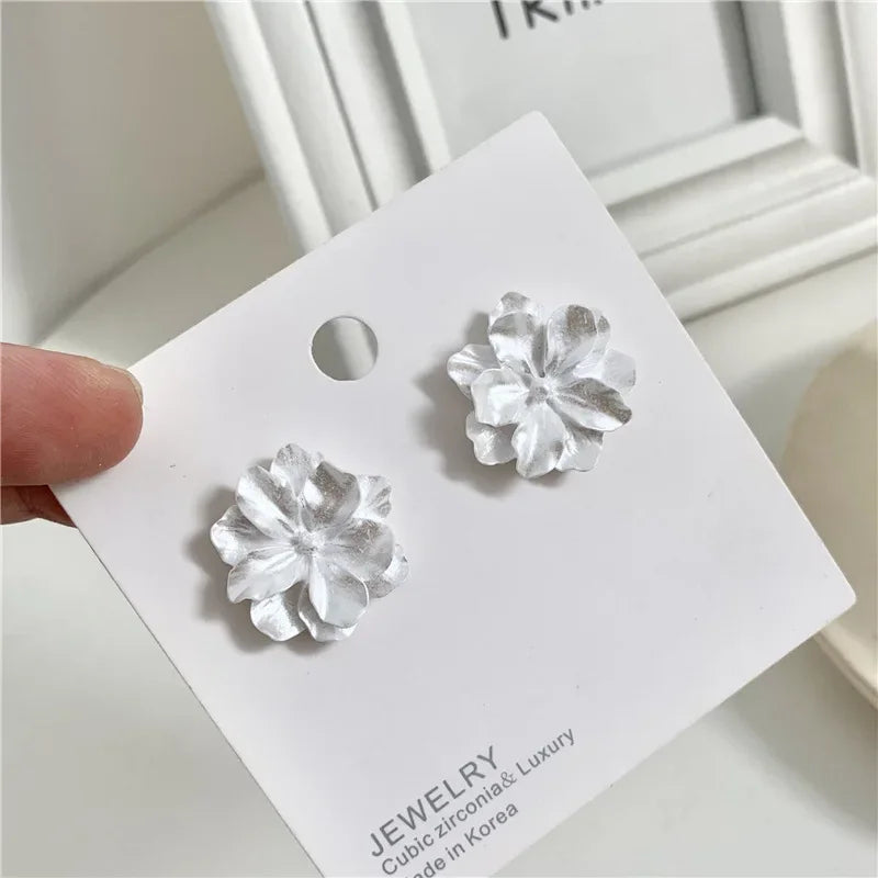 White flower stud earrings for women, silver-tone camellia design, Simples Market pair