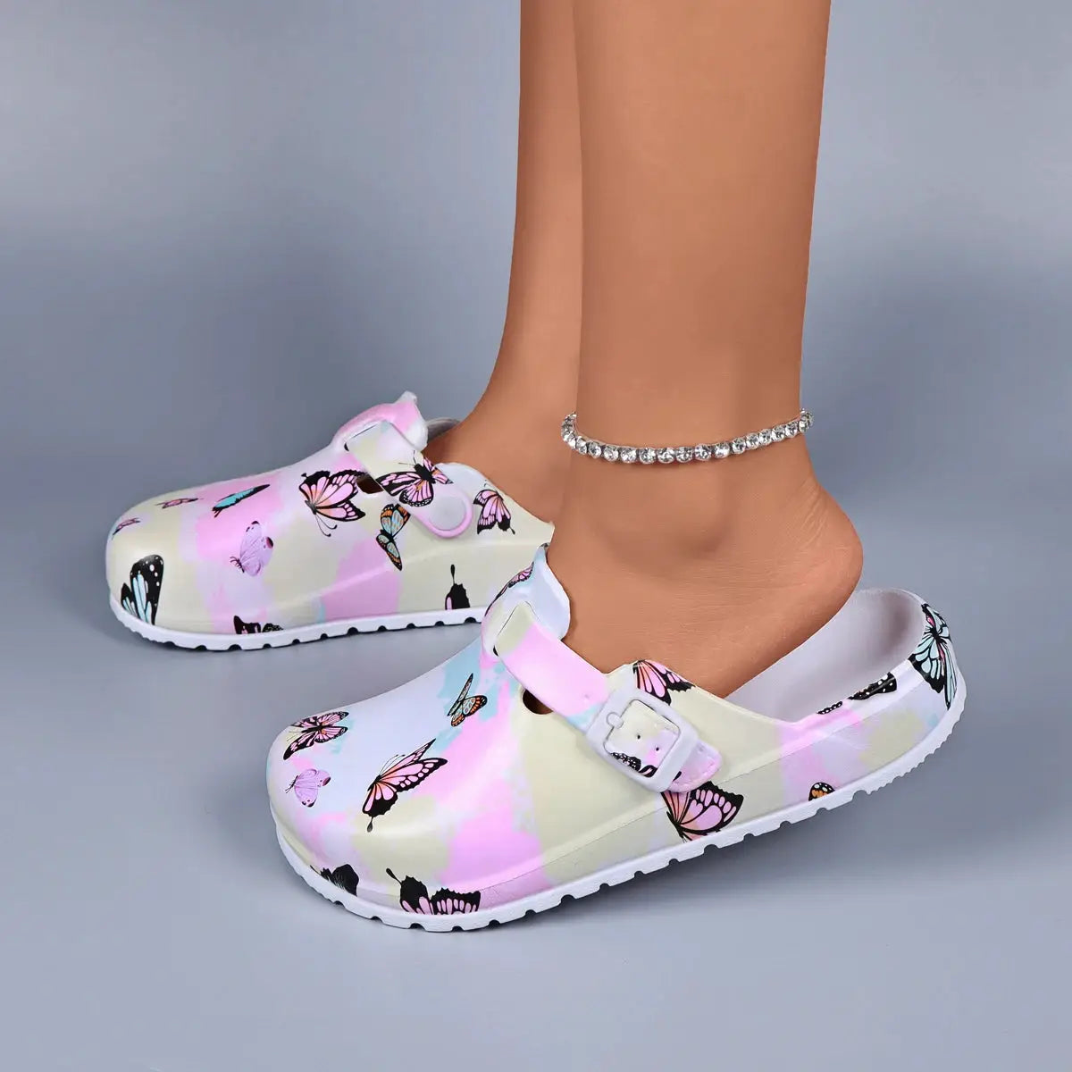 Simples Market Women's butterfly-print indoor slippers mule clogs with buckle strap in pastel pink/white, EVA sole