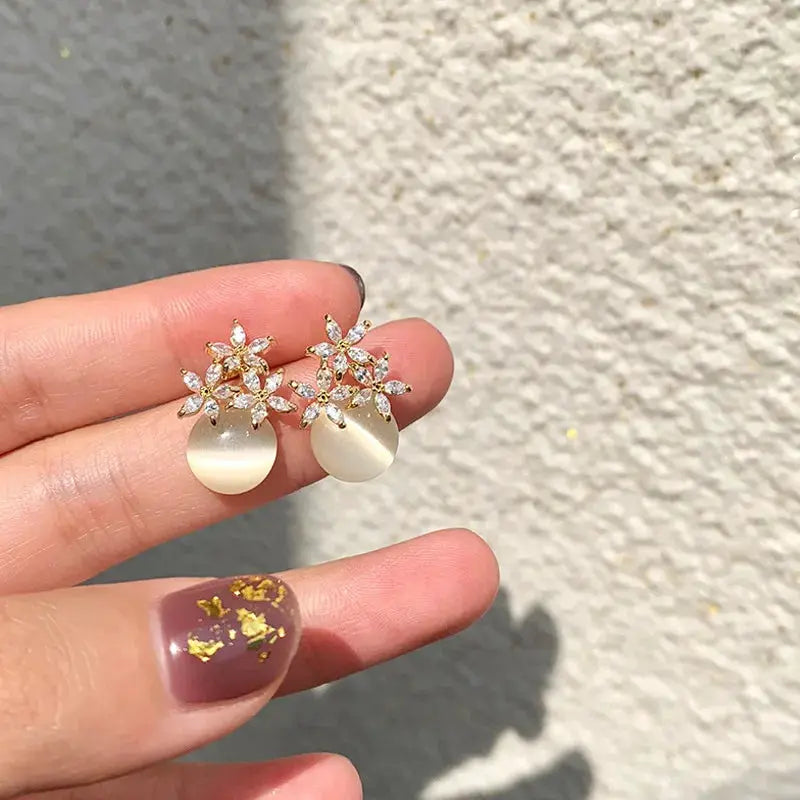Flower Rhinestones Opal Stud Earrings for Women Exquisite Versatile Fashion Earrings Charms Jewelry Gifts Wholesale