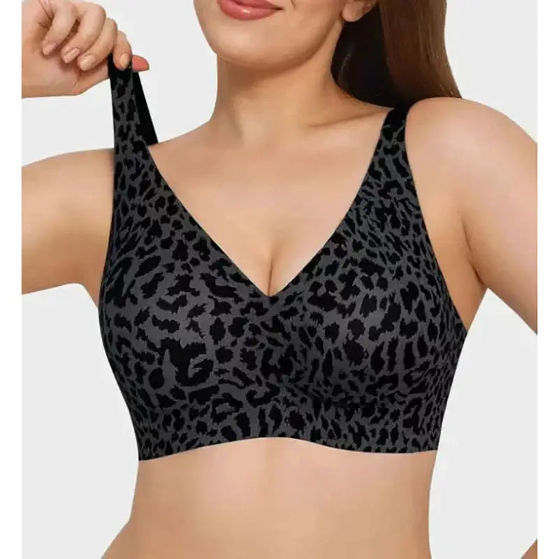 Women's seamless leopard-print bra, wire-free full-cup design in gray/black, breathable comfort