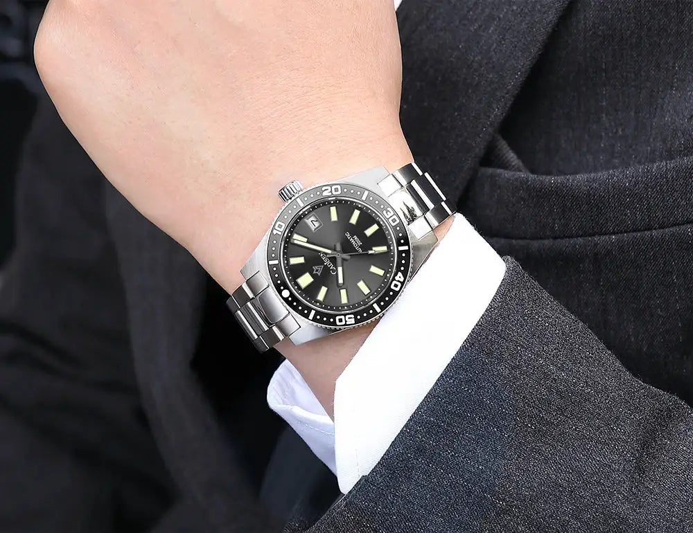 CADISEN diver watch, 38mm, stainless steel bracelet, black dial with luminous markers, 100M water resistant