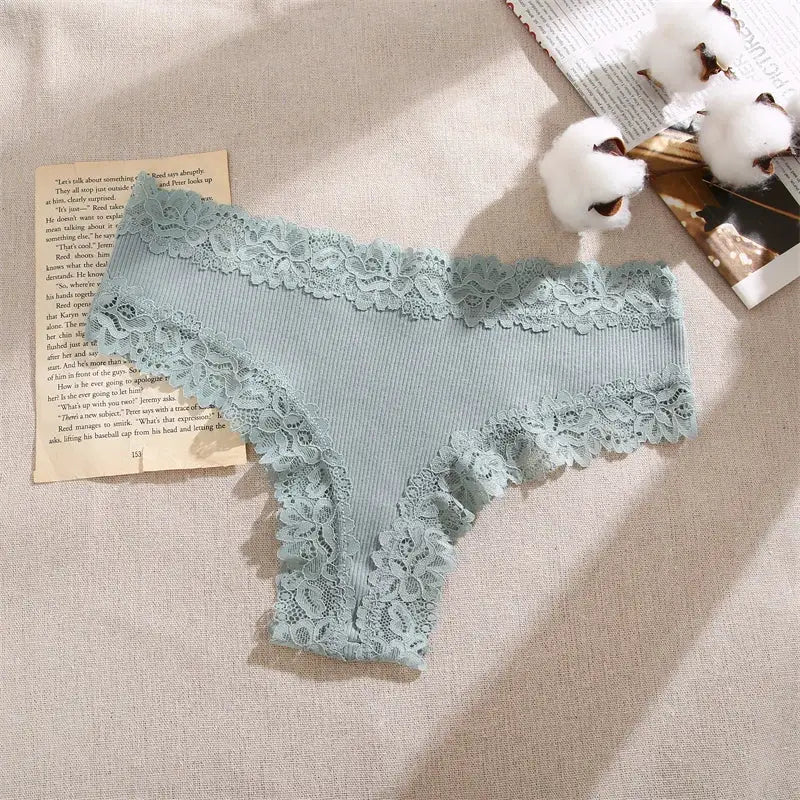 Women’s cotton panties in light blue with floral lace trim