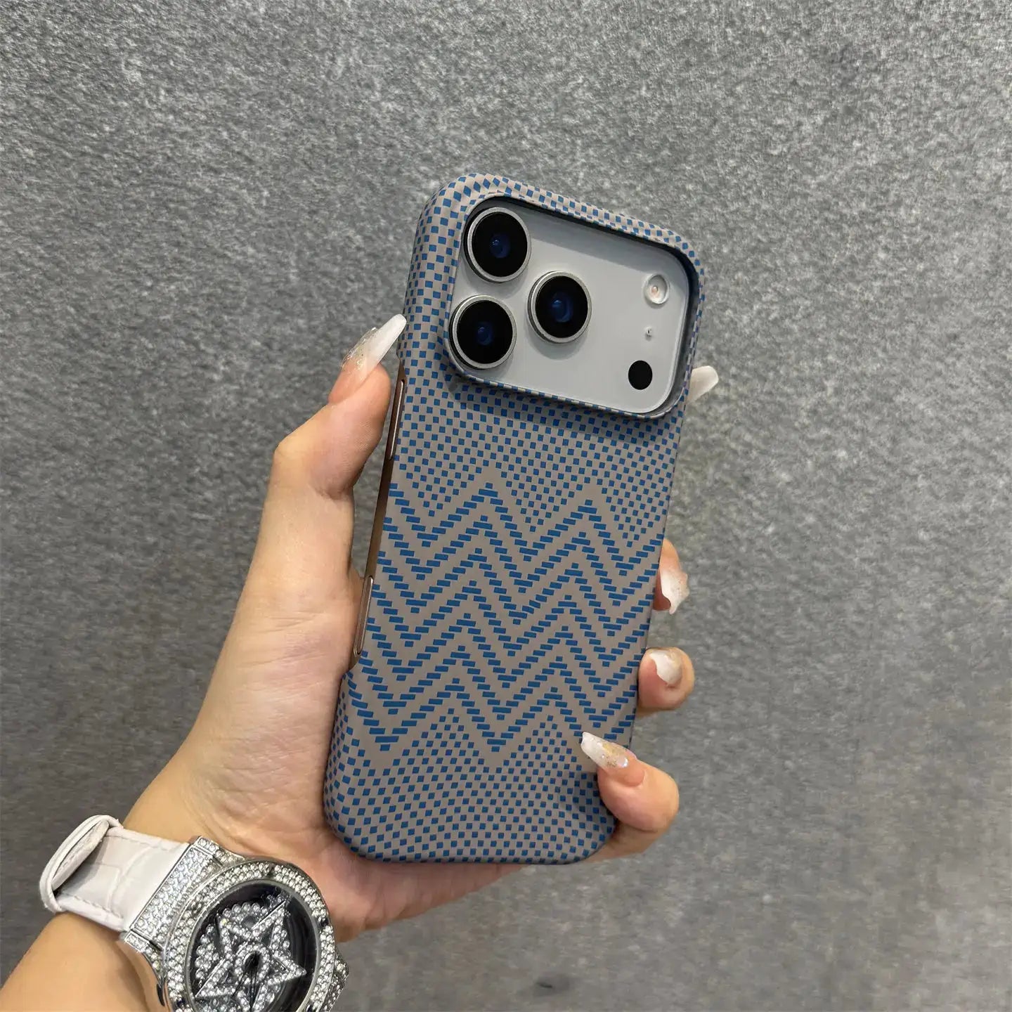 Phone case frameless carbon fiber Kevlar MagSafe in blue-gray texture for iPhone 12–17 Pro Max